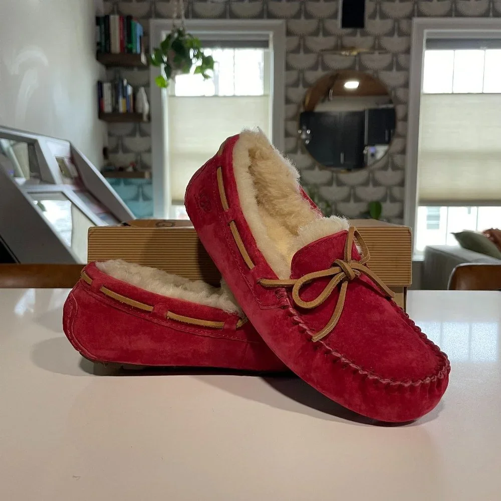 Women's UGG Dakota Slipper NIB NWB - Picture 1 of 4